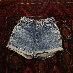 Vintage 80s High Waisted Acid Wash Chic Denim Jean Shorts